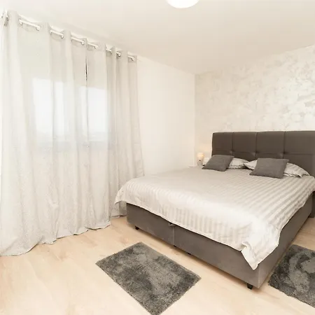 Casa vacanze Istra 3 Bedroom & Pool Retreat *