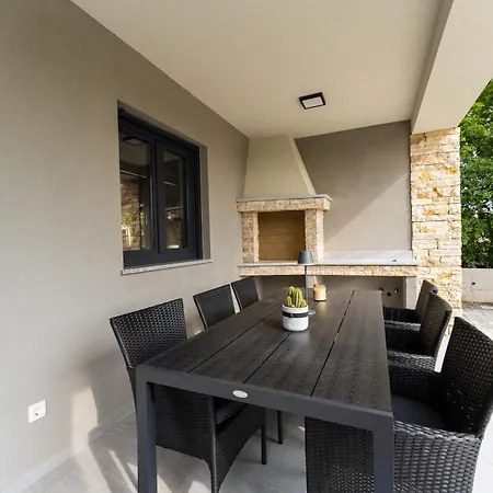 Istra 3 Bedroom & Pool Retreat Vikendica Krapan