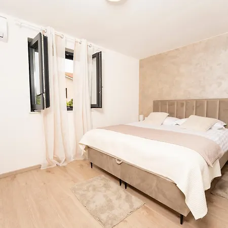 Istra 3 Bedroom & Pool Retreat Vikendica *