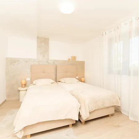 Istra 3 Bedroom & Pool Retreat Tatil Evi *