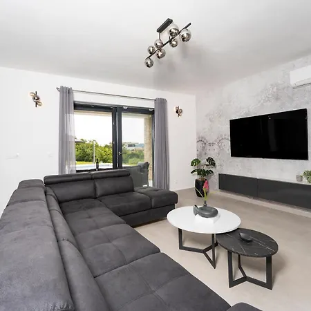Tatil Evi Istra 3 Bedroom & Pool Retreat Krapan