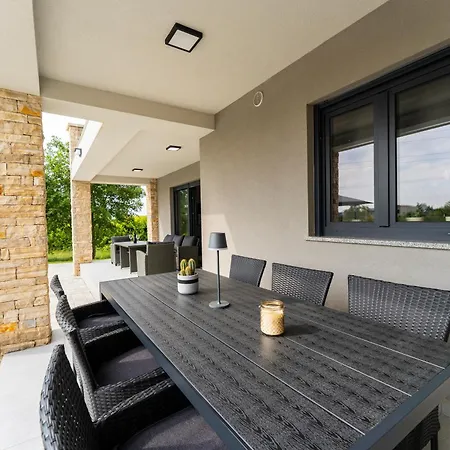 Tatil Evi Istra 3 Bedroom & Pool Retreat